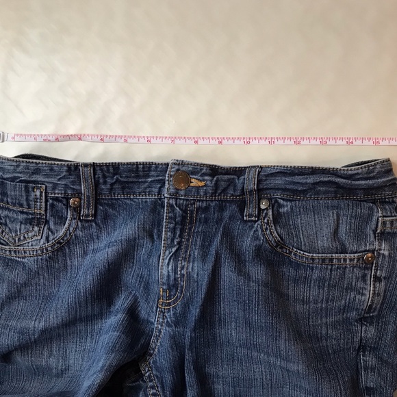 Banana Republic • Bootcut Jeans • Dark wash - Picture 6 of 8